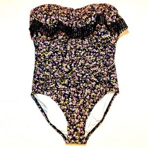 KONA SOL Strapless Ruffle One Pice Swimsuit. Floral with Crochet Trim. New NWOT